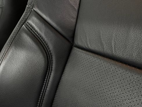 Used 2018 Dodge Challenger R/T Scat Pack RWD image 16