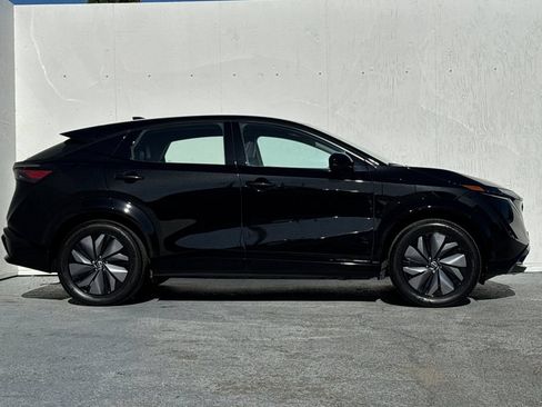 Used 2024 Nissan Ariya AWD image 2