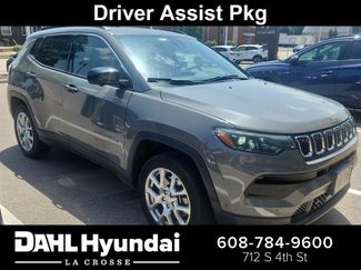 Used 2023 Jeep Compass Latitude w/ Sun and Sound Group AWD/4WD video 1