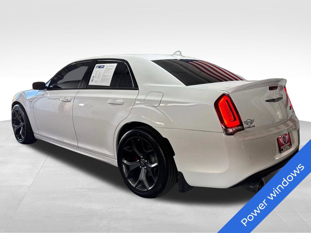 Used 2022 Chrysler 300 S w/ Comfort Group RWD image 7