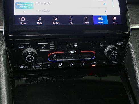 Used 2022 Jeep Grand Cherokee Limited 4xe image 32