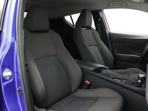 Used 2020 Toyota C-HR LE FWD image 34