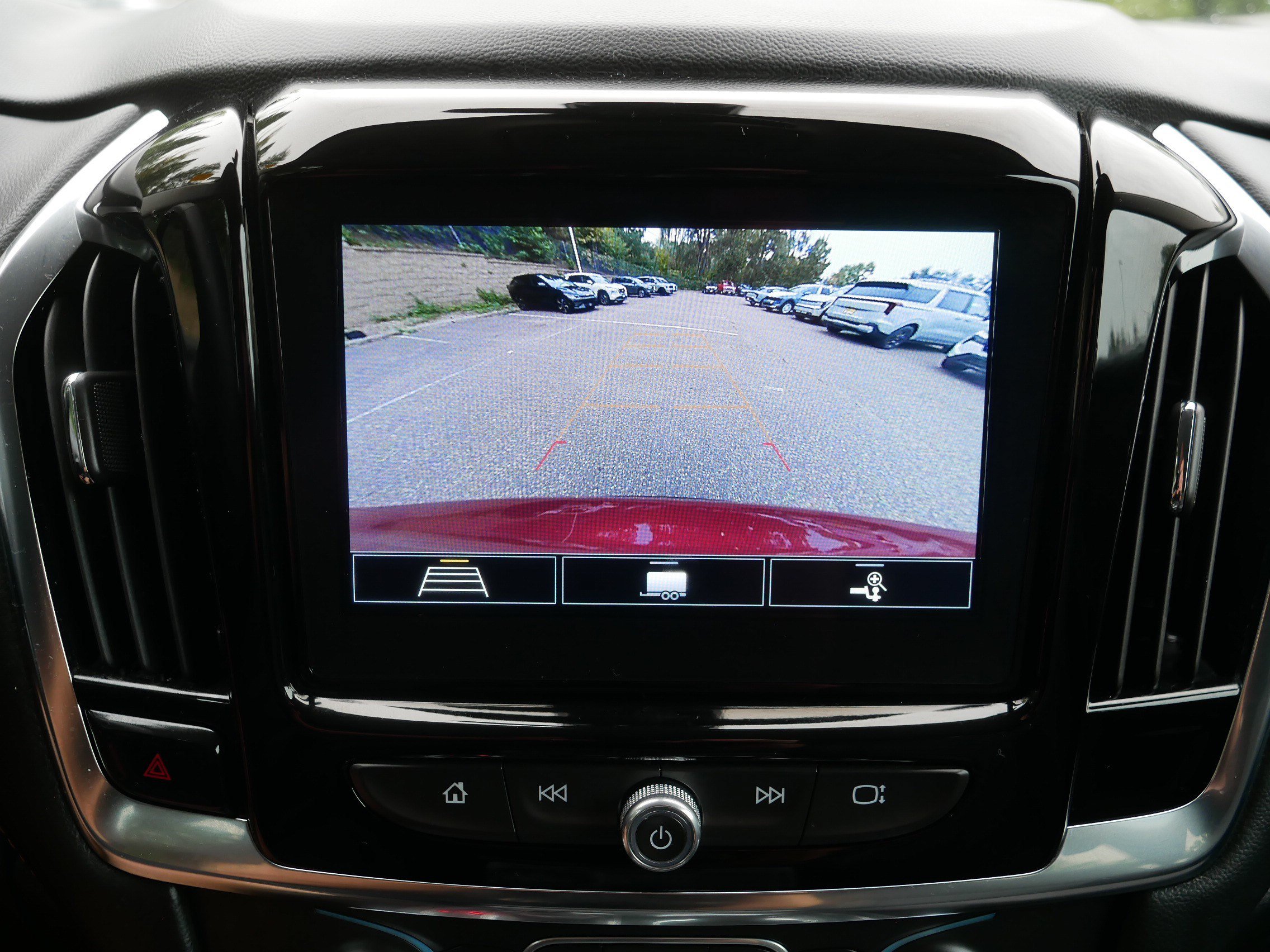 Used 2021 Chevrolet Traverse LT w/ LPO, Floor Liner Package AWD/4WD image 27