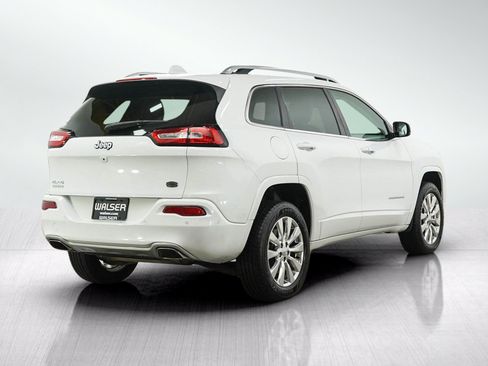 Used 2016 Jeep Cherokee Overland w/ Technology Group AWD/4WD image 5