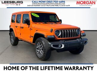 Used 2025 Jeep Wrangler Sahara video 1