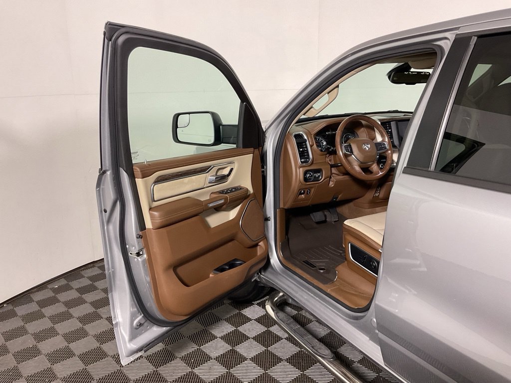 Used 2020 RAM 1500 Laramie AWD/4WD image 16