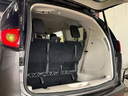 Used 2023 Chrysler Voyager LX FWD image 20