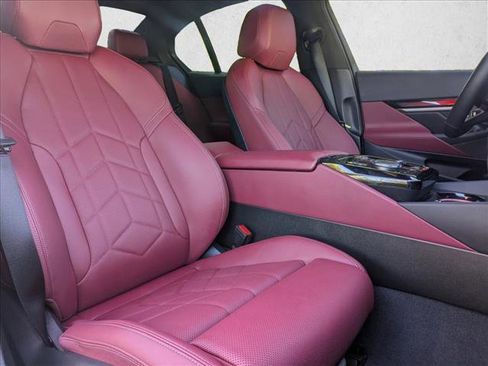 Certified 2025 BMW i5 eDrive40i w/ M Sport Package image 21