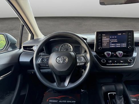Used 2020 Toyota Corolla LE FWD image 25