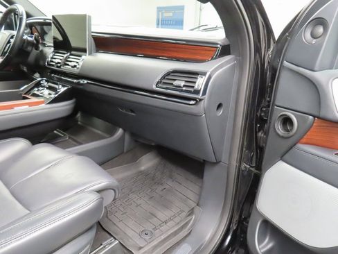 Used 2023 Lincoln Navigator L Reserve w/ Equipment Group 201A image 39