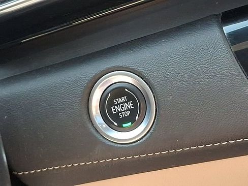 Used 2021 Cadillac Escalade ESV Premium Luxury AWD/4WD image 24