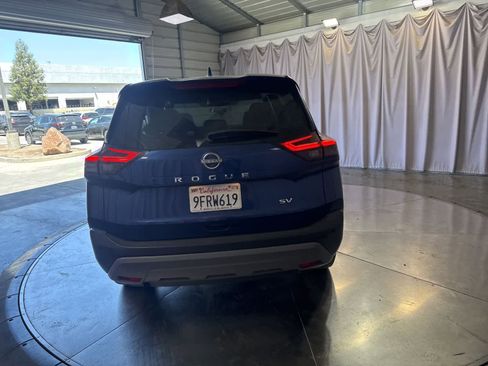 Used 2023 Nissan Rogue SV FWD image 6