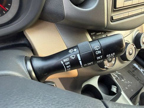 Used 2012 Toyota RAV4 4WD w/ Upgrade Value Pkg image 36