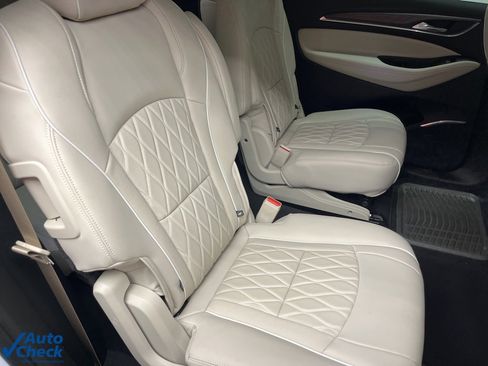 Used 2022 Buick Enclave Avenir w/ Avenir Technology Package image 25