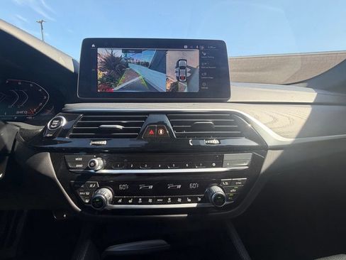 Used 2023 BMW M550i xDrive w/ Dynamic Handling Package AWD/4WD image 23