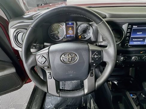 Certified 2020 Toyota Tacoma TRD Off-Road w/ Technology Package AWD/4WD image 10