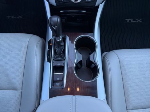 Used 2017 Acura TLX w/Technology Pkg image 15