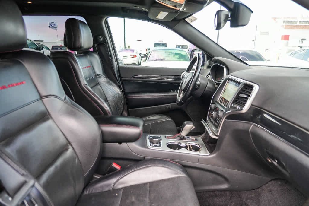 Used 2018 Jeep Grand Cherokee Trailhawk w/ Trailhawk Luxury Group AWD/4WD image 17