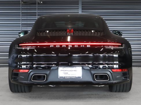 Used 2022 Porsche 911 Carrera RWD image 9