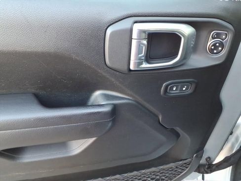 Used 2024 Jeep Wrangler Unlimited Rubicon 4xe image 12