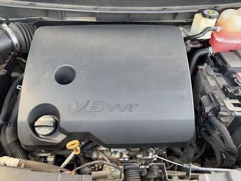 Used 2018 Chevrolet Traverse LT image 23