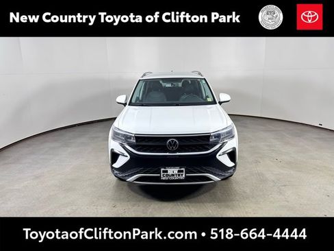 Used 2022 Volkswagen Taos SE image 8