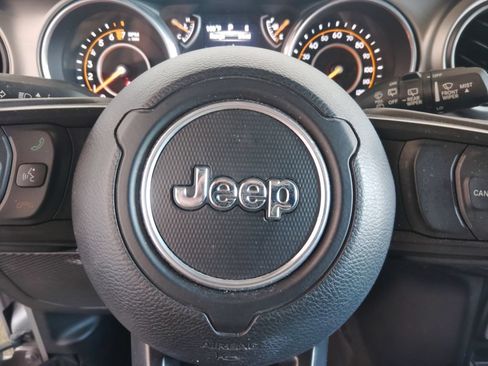 Used 2018 Jeep Wrangler Unlimited Sport S AWD/4WD image 24