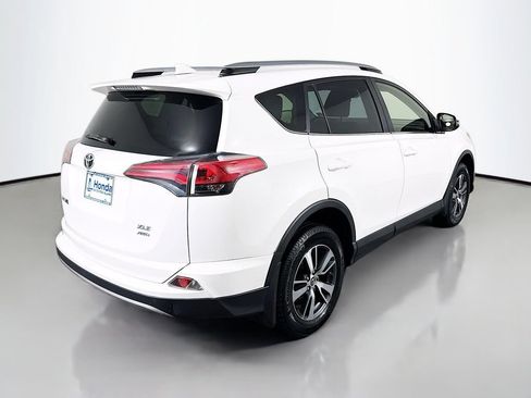 Used 2018 Toyota RAV4 XLE AWD/4WD image 7