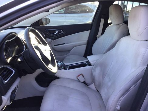 Used 2016 Chrysler 200 Limited image 17