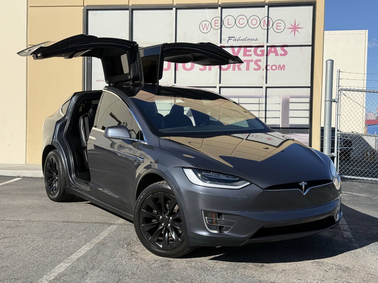 Used 2020 Tesla Model X Long Range AWD/4WD image 2