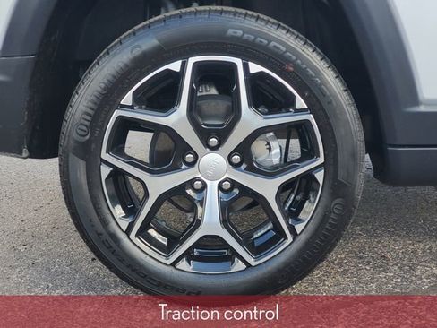 Used 2024 Jeep Compass Limited image 6