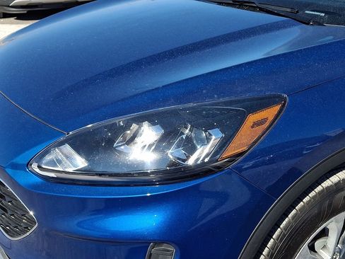 Certified 2022 Ford Escape SE w/ Cold Weather Package image 9