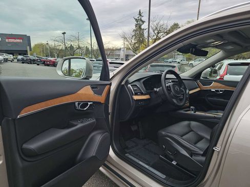 Used 2023 Volvo XC90 T8 Plus AWD/4WD image 20
