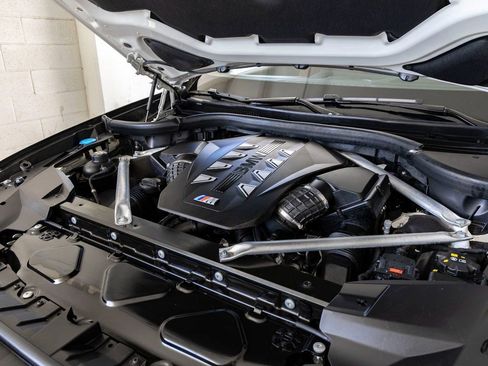 Used 2025 BMW X7 M60i image 40