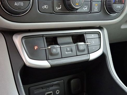 Used 2022 GMC Terrain SLE w/ Driver Convenience Package image 14