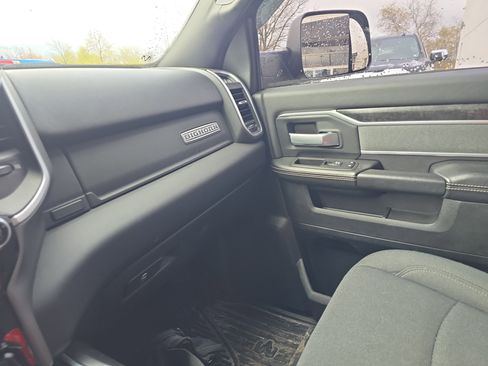 Used 2022 RAM 2500 Big Horn w/ Level C Equiment Group AWD/4WD image 33