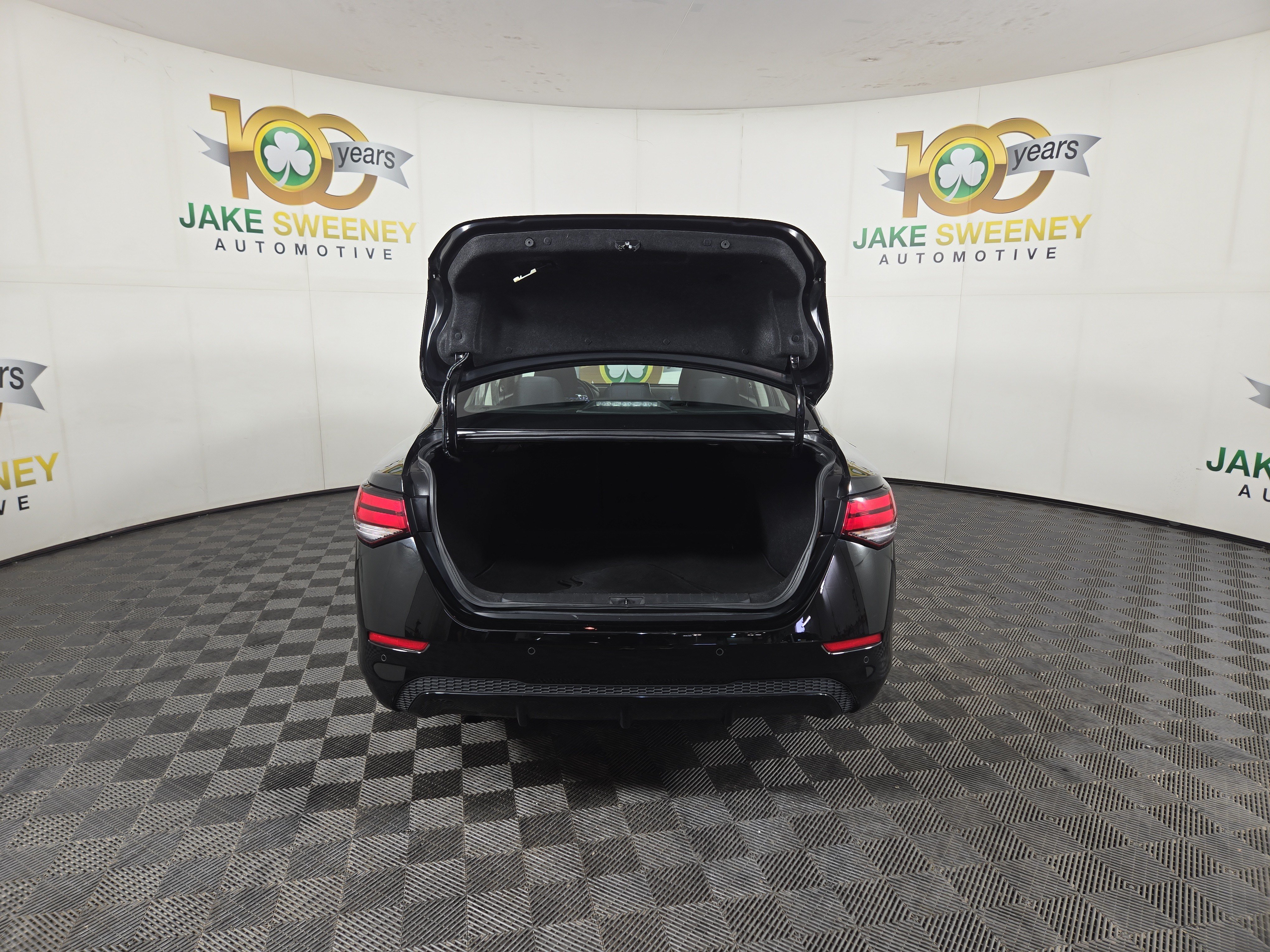Used 2024 Nissan Sentra SV FWD image 32