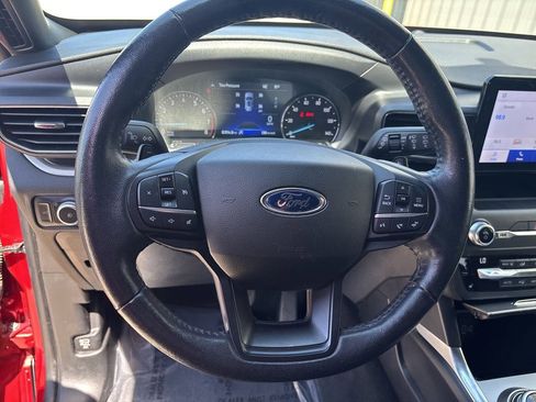Used 2020 Ford Explorer XLT w/ Equipment Group 202A image 16