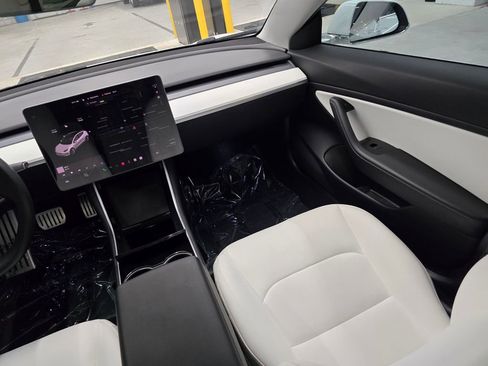 Used 2019 Tesla Model 3 Performance image 37