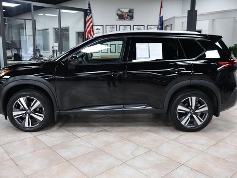 Used 2023 Nissan Rogue Platinum w/ Platinum Premium Package image 2