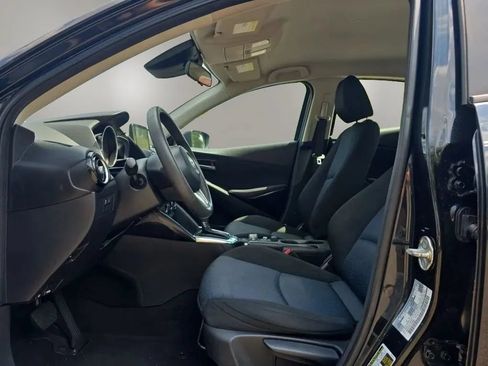 Used 2018 Toyota Yaris iA FWD image 12