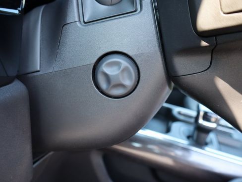 Used 2022 Chevrolet Silverado 1500 LTZ image 7