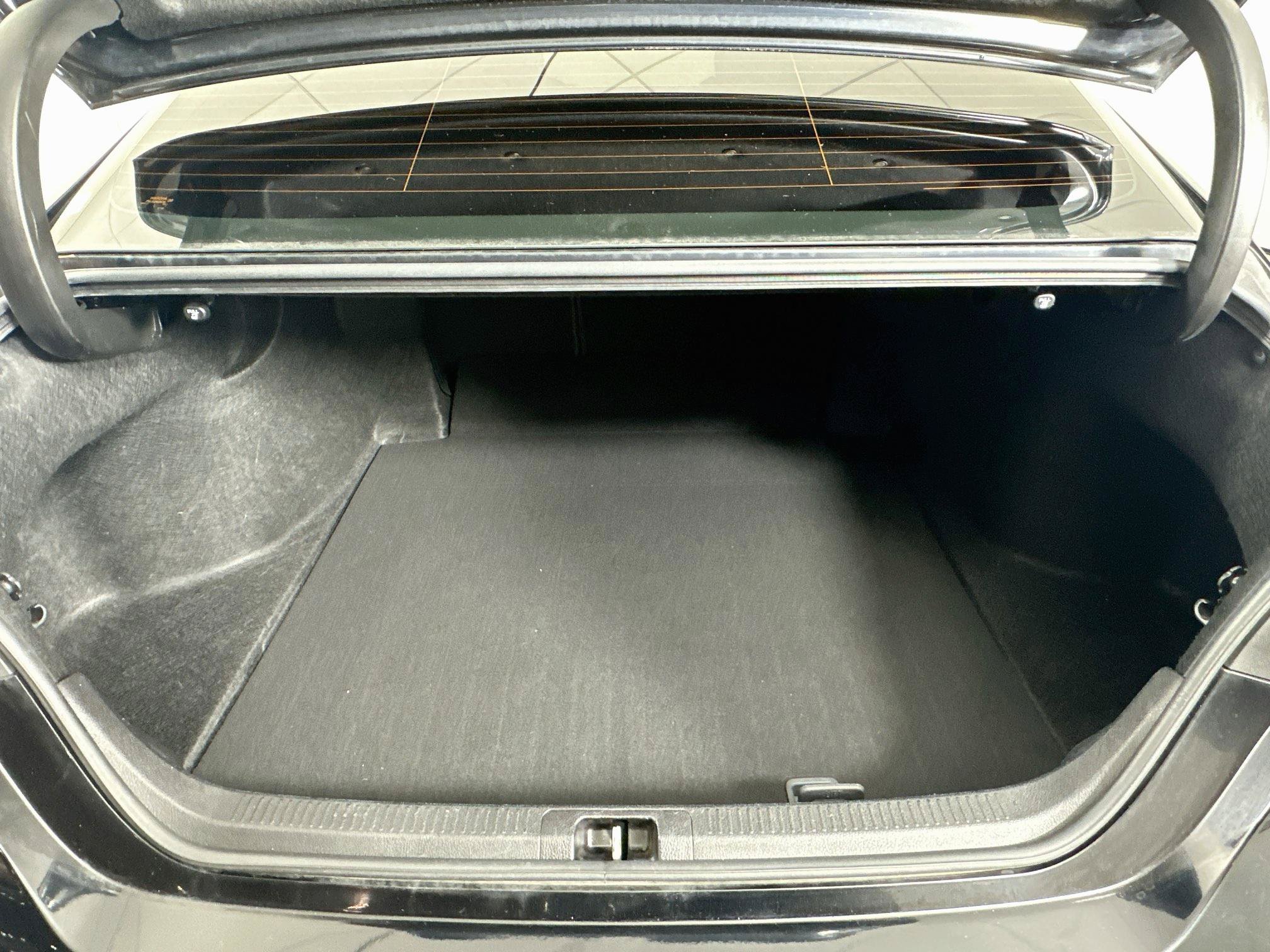 Used 2019 Toyota Camry XSE FWD image 29