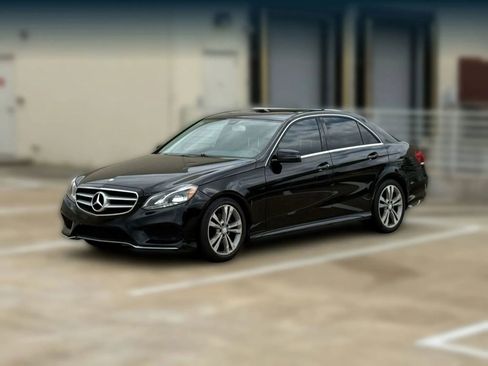 Used 2014 Mercedes-Benz E 350 Sedan image 3