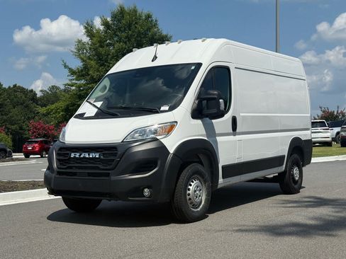 Used 2024 RAM ProMaster 2500 w/ Convenience Group FWD image 1
