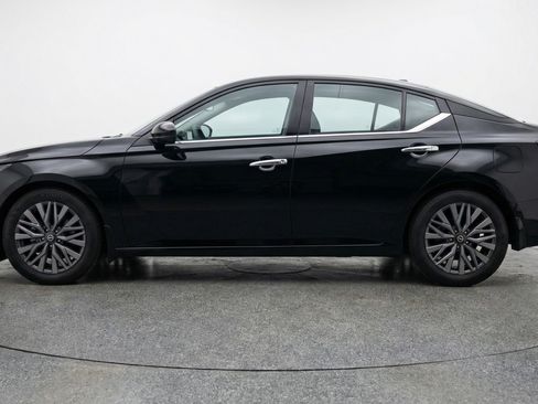 Used 2025 Nissan Altima 2.5 SV image 5