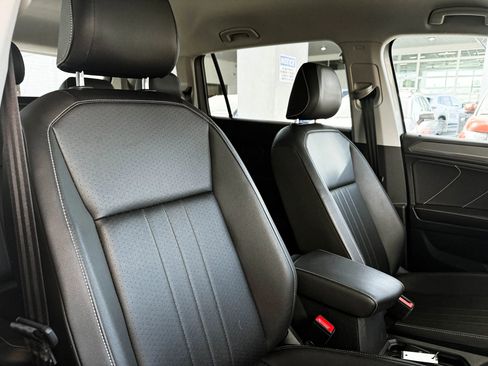 Used 2022 Volkswagen Tiguan SE image 31