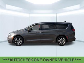 Used 2023 Chrysler Pacifica Touring-L FWD video 2