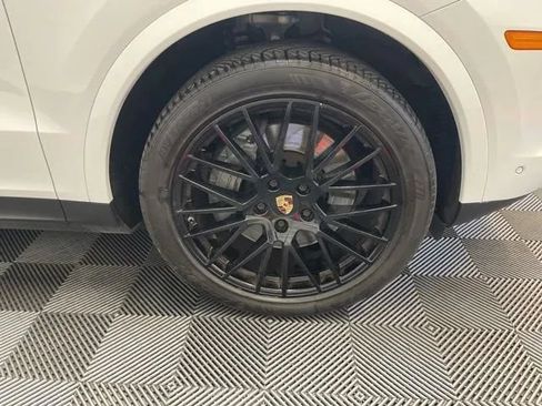 Used 2022 Porsche Cayenne S AWD/4WD image 26