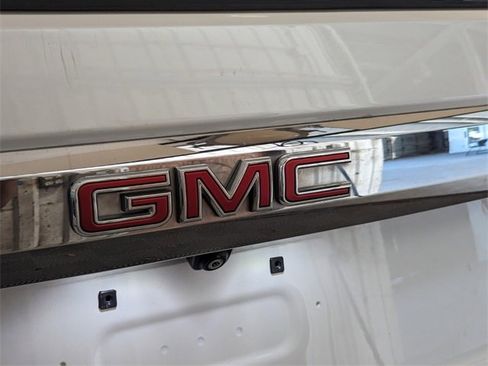 Used 2021 GMC Yukon SLT w/ SLT Premium Package image 13